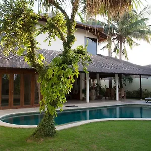 villa-simona.hotelsseminyak.net/
